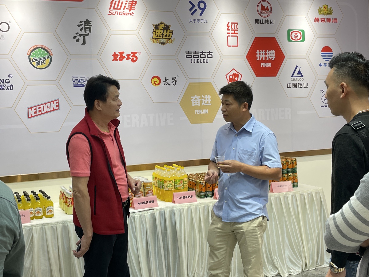 香港大沙同鄉(xiāng)會(huì)會(huì)長(zhǎng)袁廣倫返鄉(xiāng)走訪調(diào)研